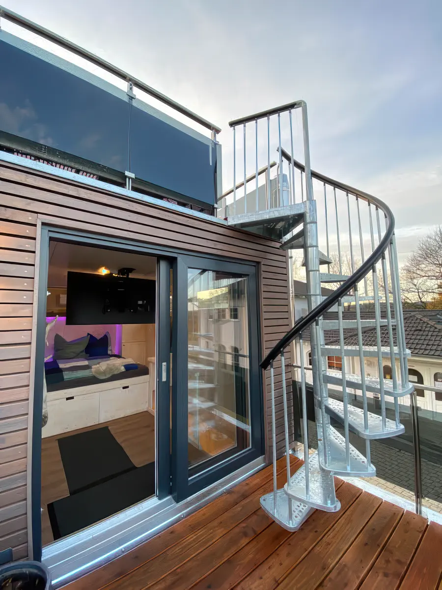 UEG-Tiny Zwischen-Terrasse mit Wendeltreppe