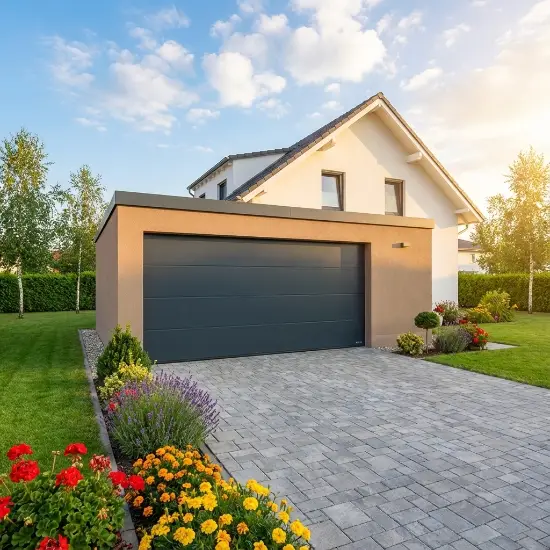 Garage in Beige